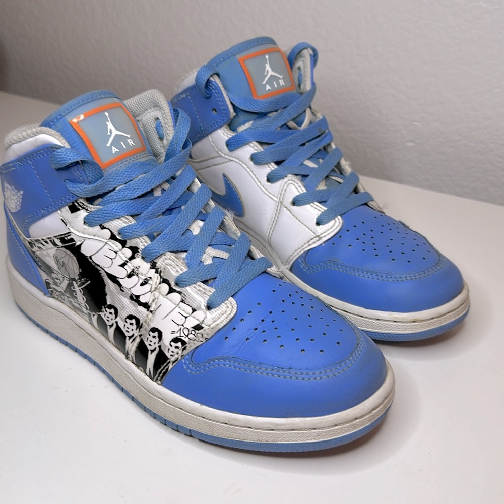 NIKE AIR JORDAN 1 Mid Gs “Game Winner” Sneakers - Picture 2 of 8